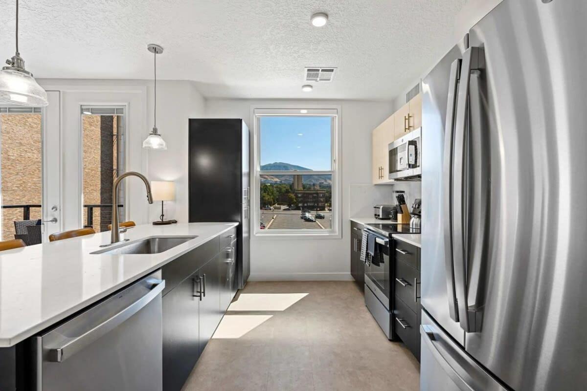Appartement 2Br Luxury Urban Escape Balcony & Fitness Center à Salt Lake City Extérieur photo